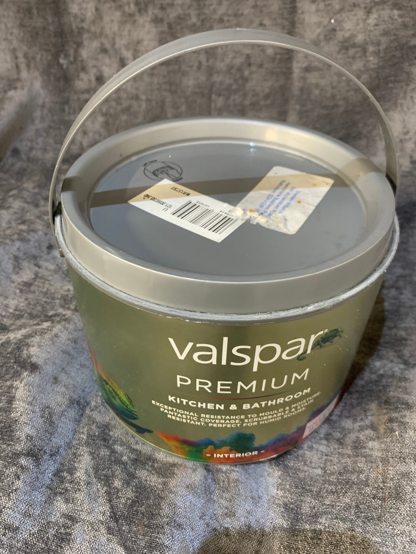 Valspar Premium Kitchen & Bathroom soft sheen BASE C, 2.5L tub (E16) D*