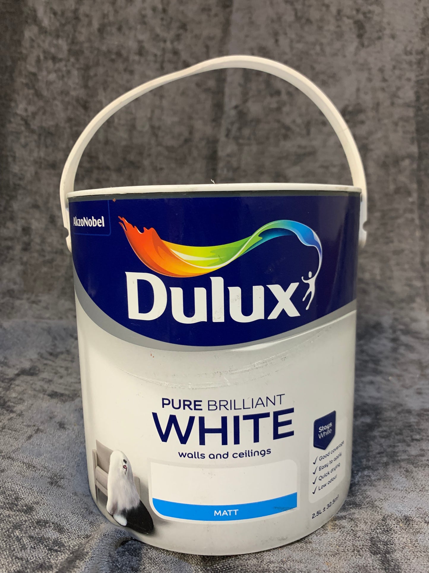 Dulux Pure brilliant white Matt Emulsion paint, 2.5L (E19) D*