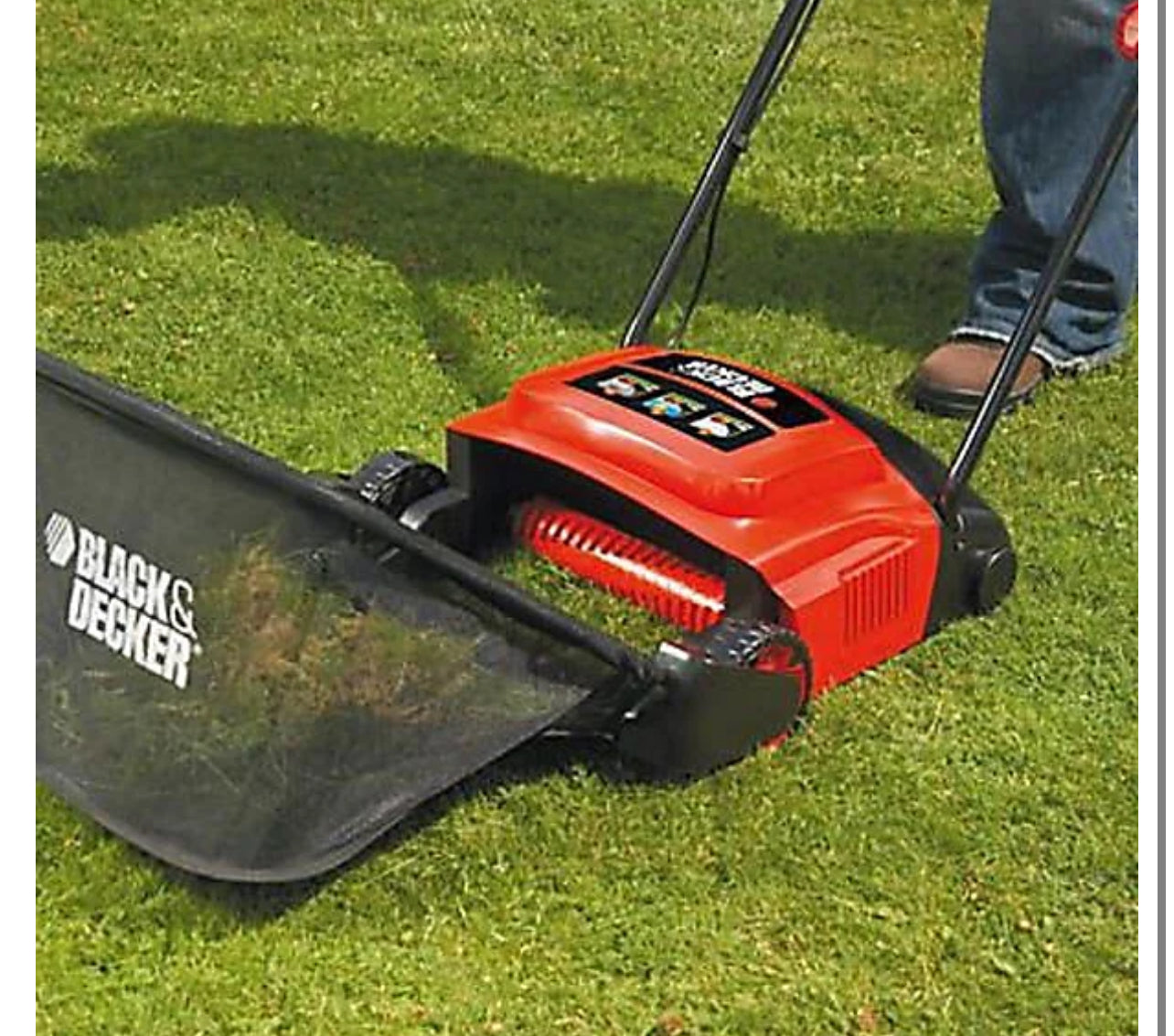 Black & Decker 600W GD300 Electric Lawnraker Scarifier Grass Rake 30cm 240v (R286)