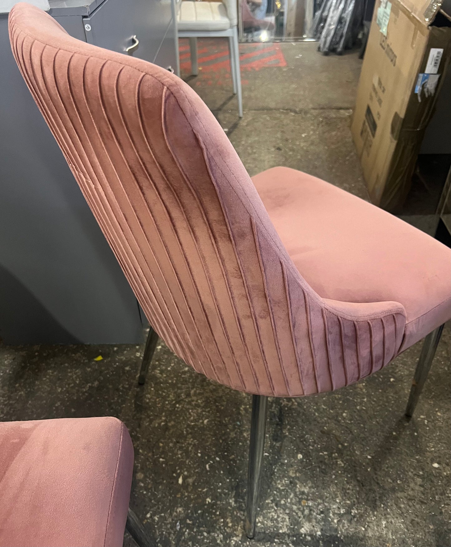 Blush Pink Velvet Dining Chair (R305)