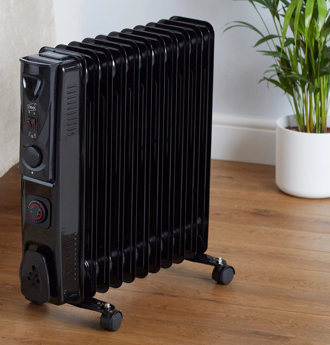 Neo 2500W 11 Fin Electric Oil Filled Radiator With Timer - Black (R277)