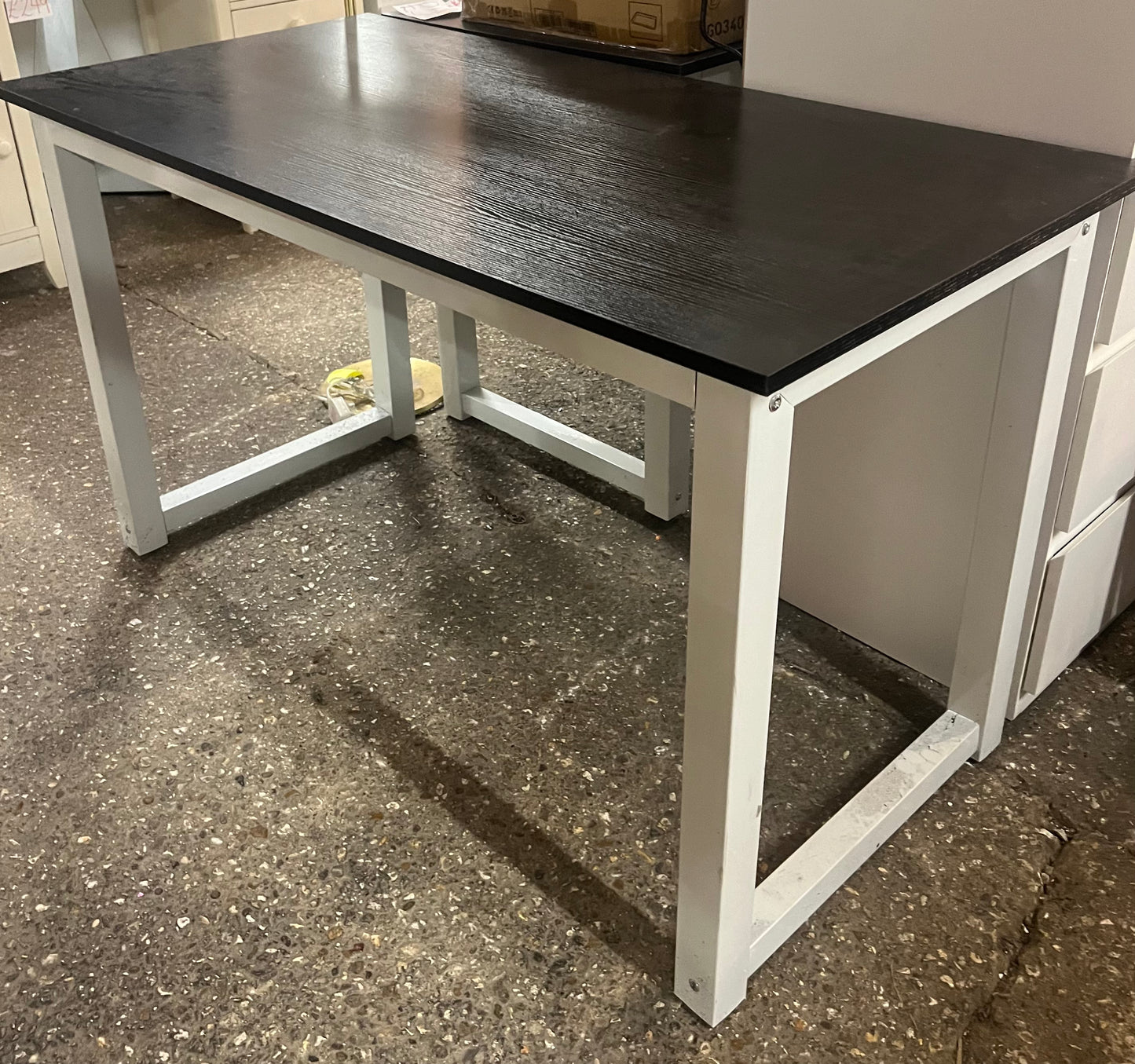 Black Table (R243)