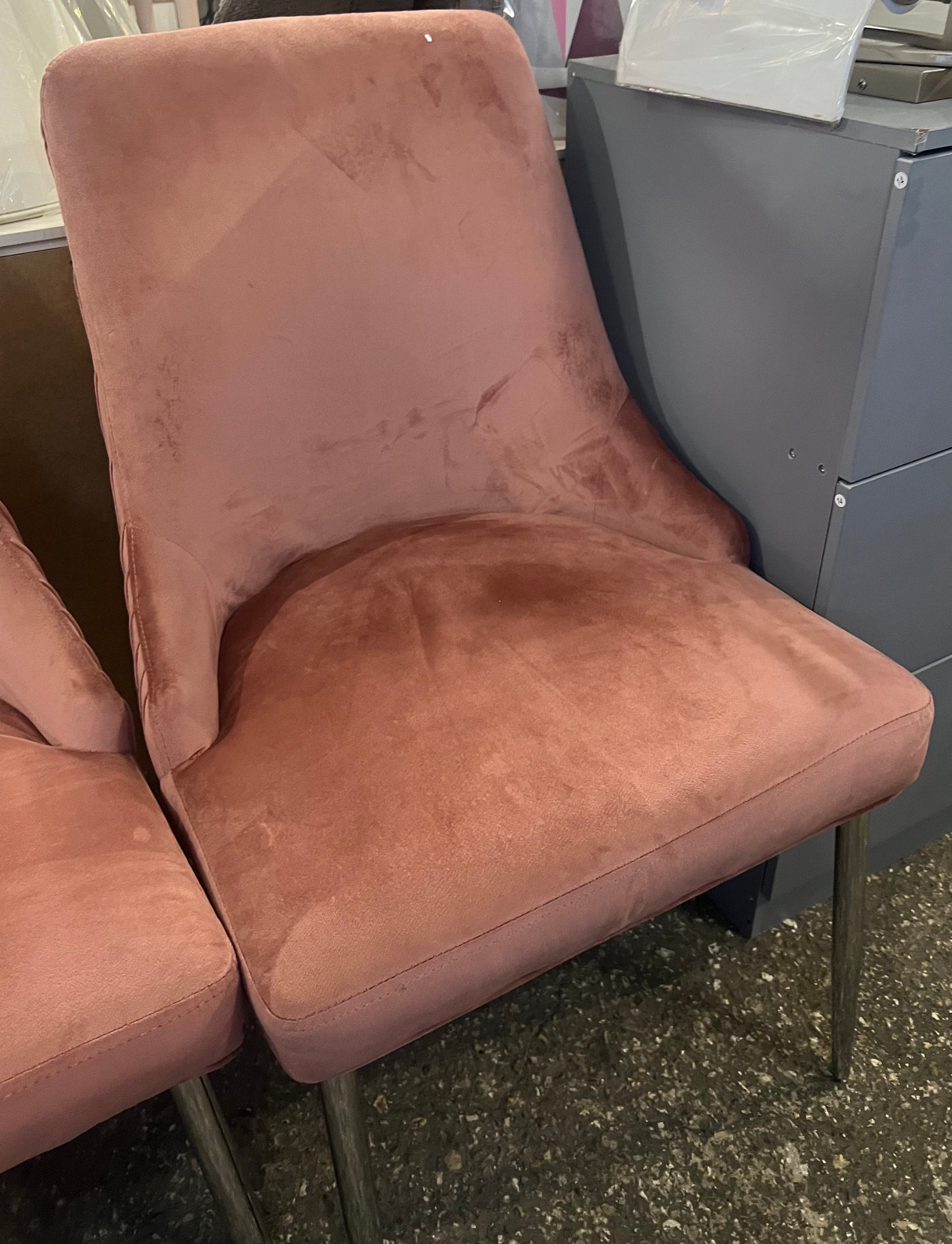 Blush Pink Velvet Dining Chair (R305)