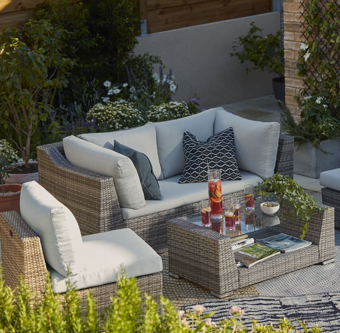 GoodHome Maevea Grey Rattan effect 4 seater Garden furniture set (R246)