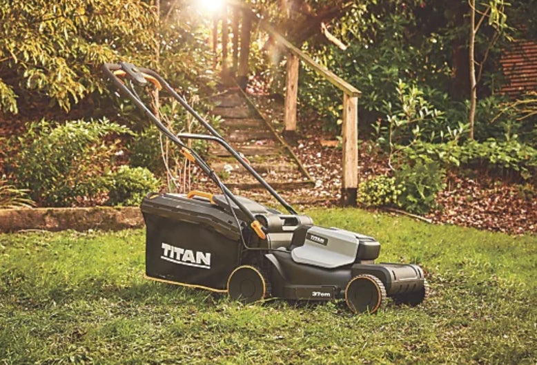 TITAN TTB833LWM 1700W 37CM ELECTRIC LAWN MOWER 230V (R258)