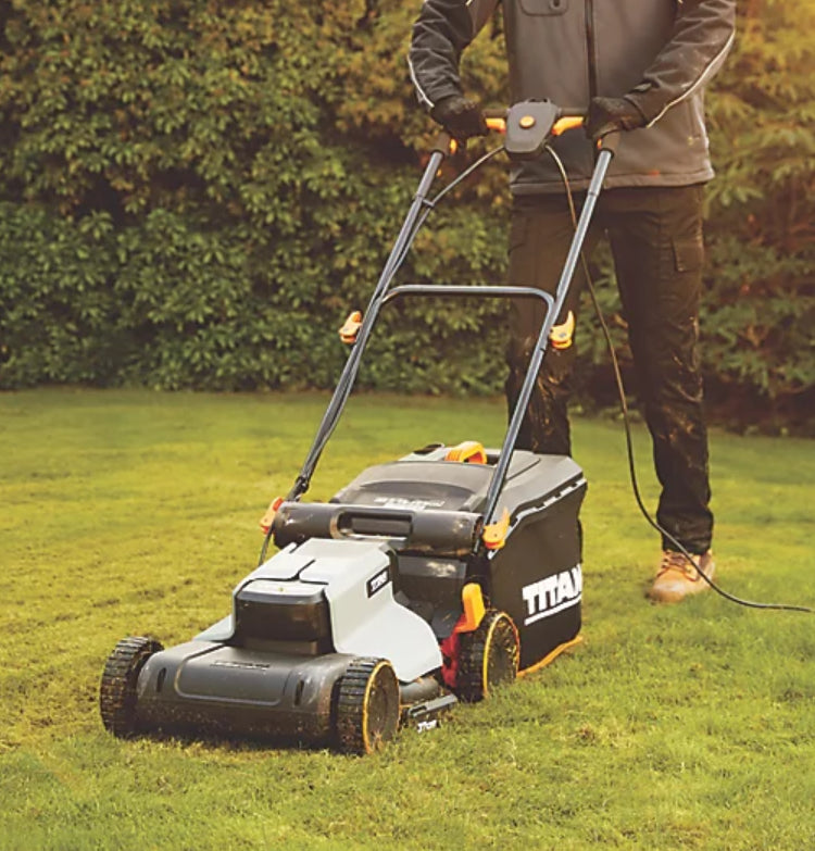 TITAN TTB833LWM 1700W 37CM ELECTRIC LAWN MOWER 230V (R258)