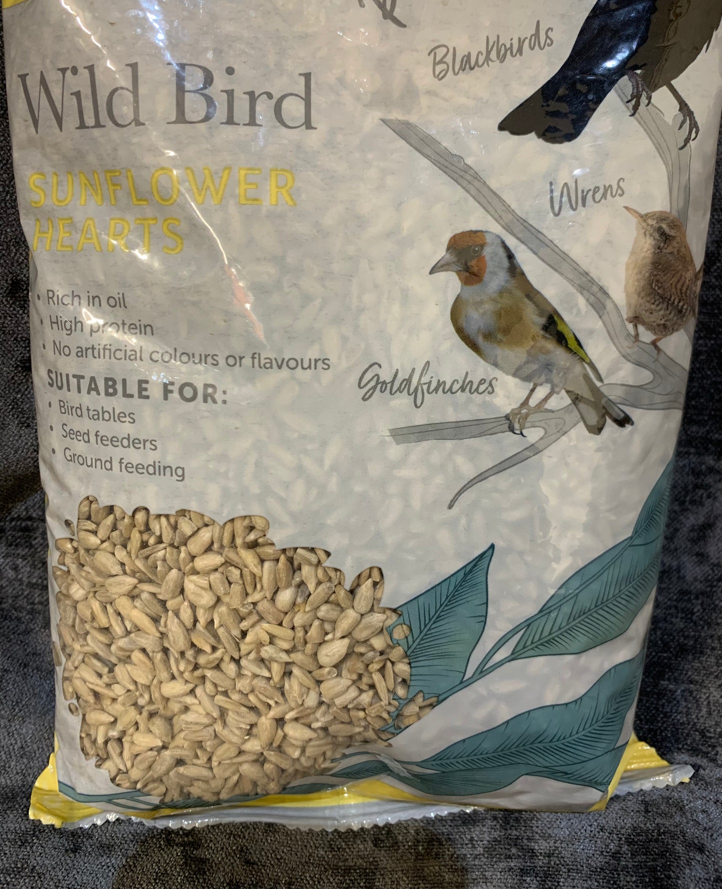 Wild Bird Sunflower Hearts 1KG Pack (S813)