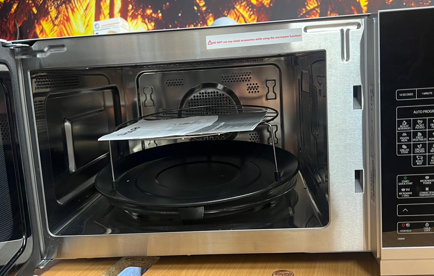 32 Litre Microwave Oven with Grill and Convection
YC-PC322A (R170) [Very Small Dent In Top- See Images]