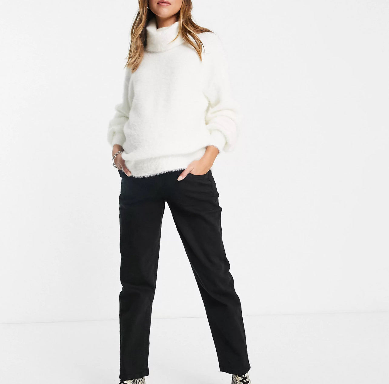 New Look Maternity fluffy roll neck jumper in white S (R98) (M)