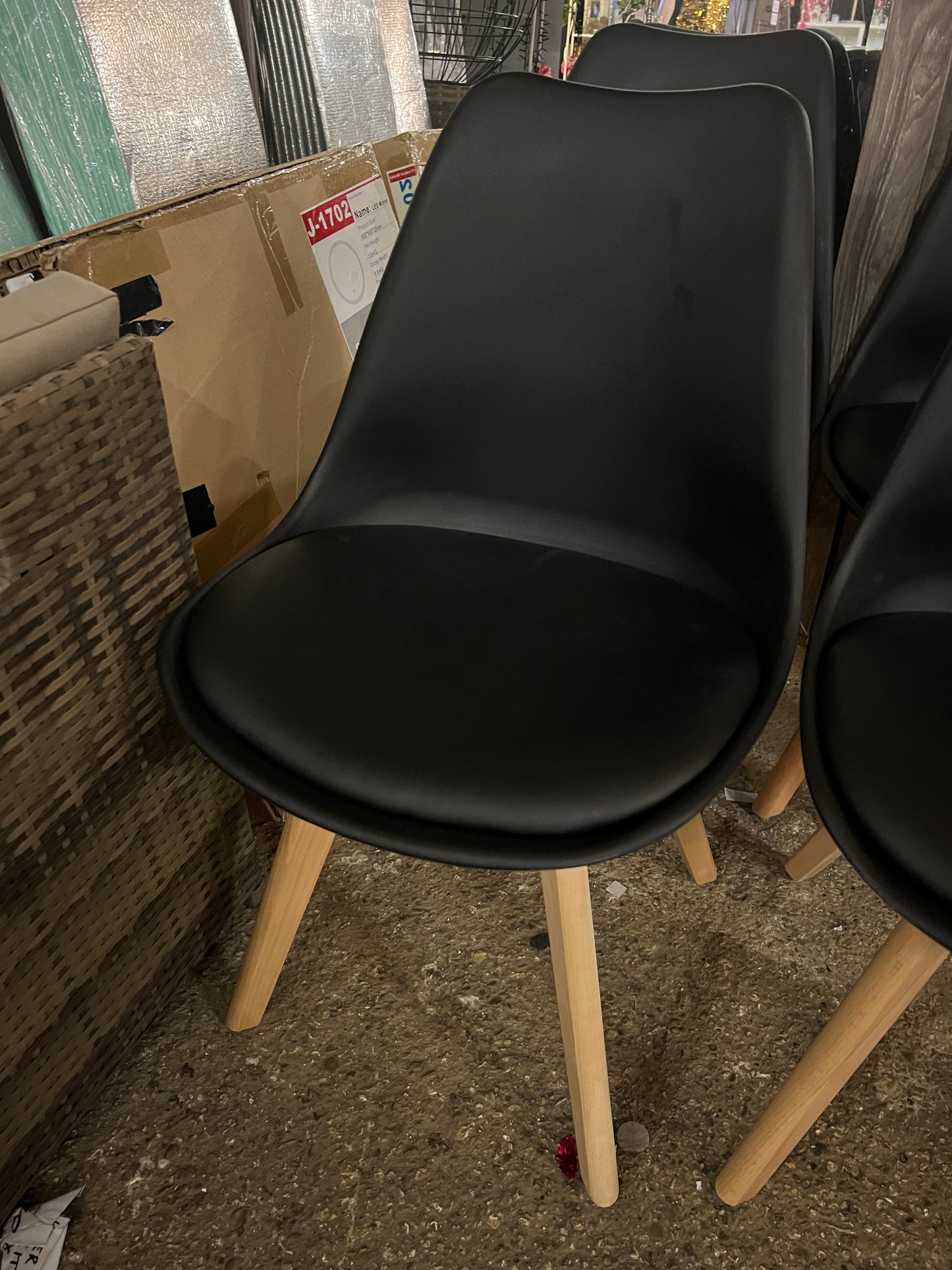 Dining Chair with Solid Wooden Legs and Seat Cushion Pads in Black (R227)