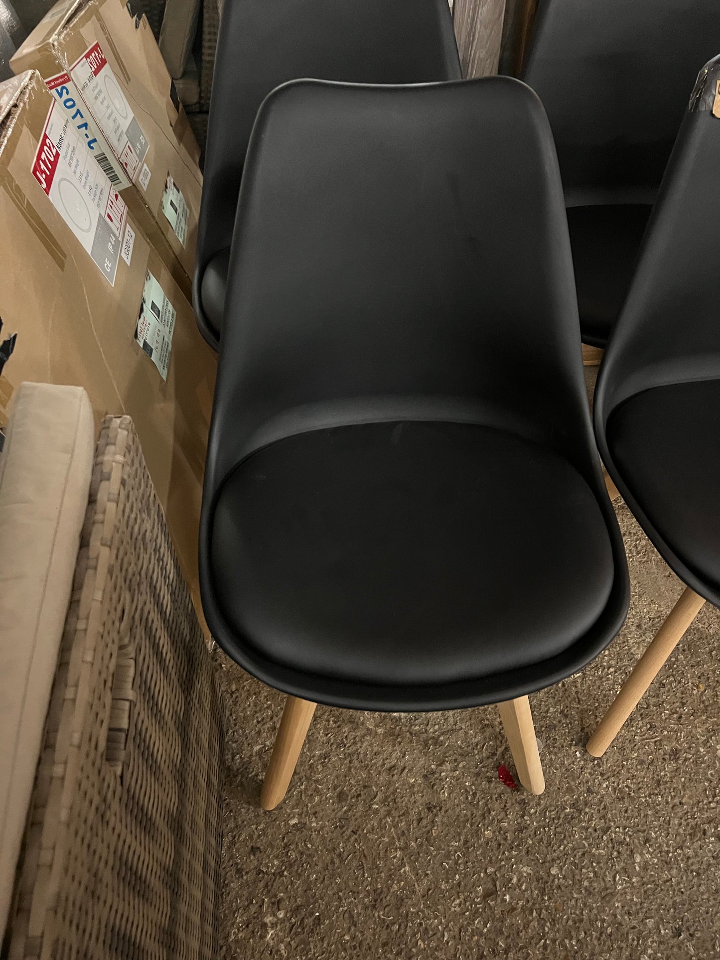 Dining Chair with Solid Wooden Legs and Seat Cushion Pads in Black (R227)