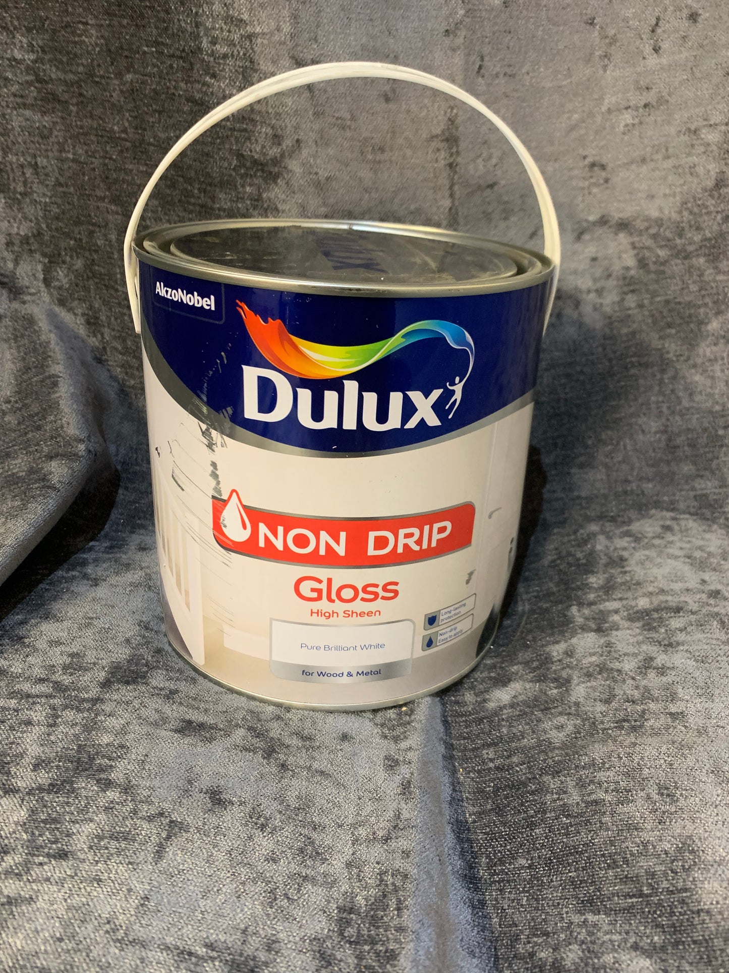 Dulux Non-drip Pure brilliant white High gloss Trim paint, 2.5L (S600) J*