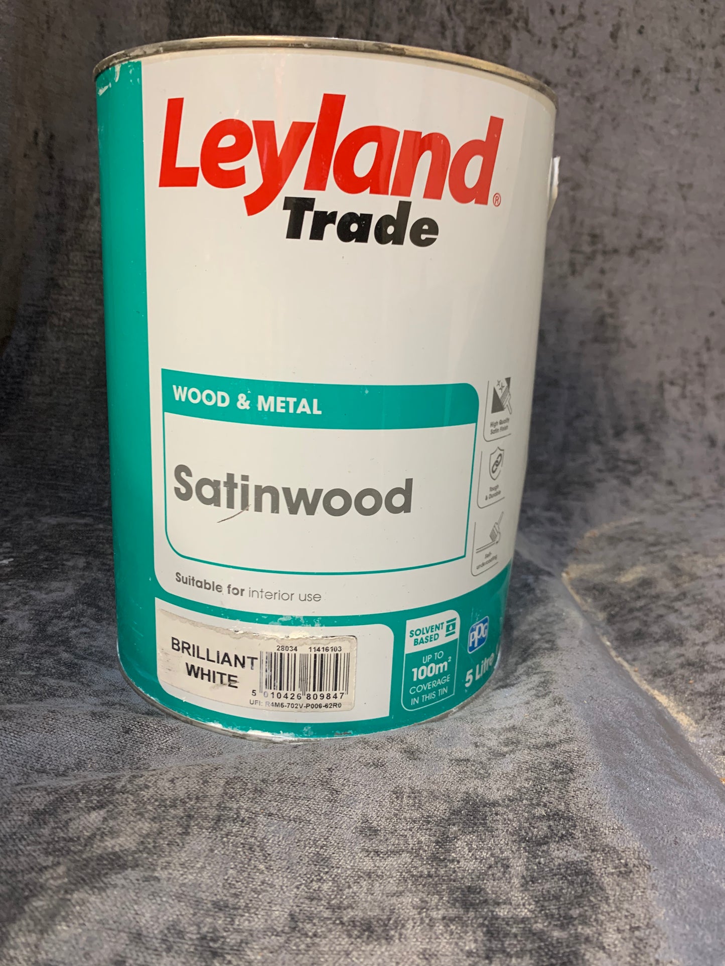 Leyland Trade Pure brilliant white Satinwood Metal & wood paint 5L (S720) (D*)