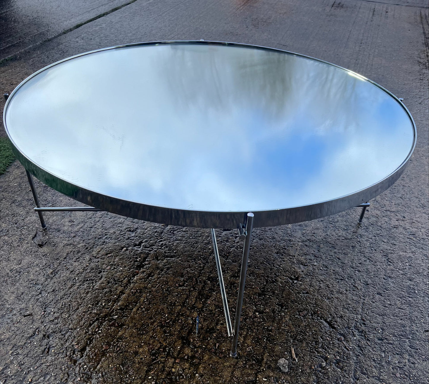 Oakland Circular Chrome Coffee Table (R39)