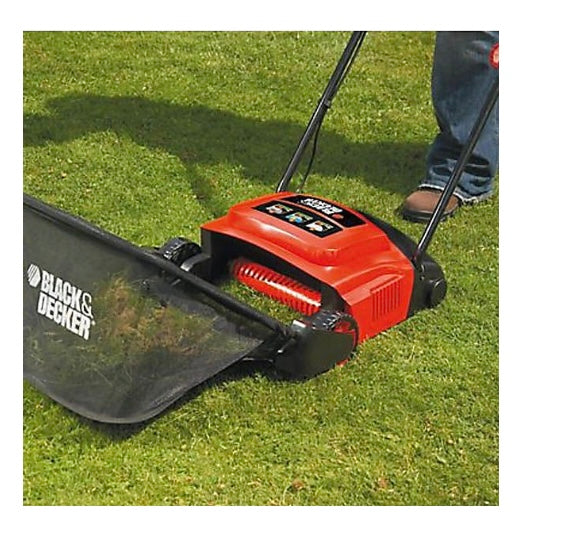 Black & Decker 600W GD300 Electric Lawnraker Scarifier Grass Rake 30cm 240v (S288)