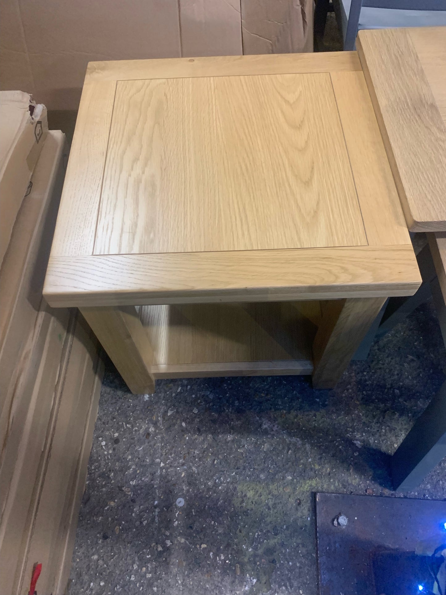 Oak Lamp Table (R248)