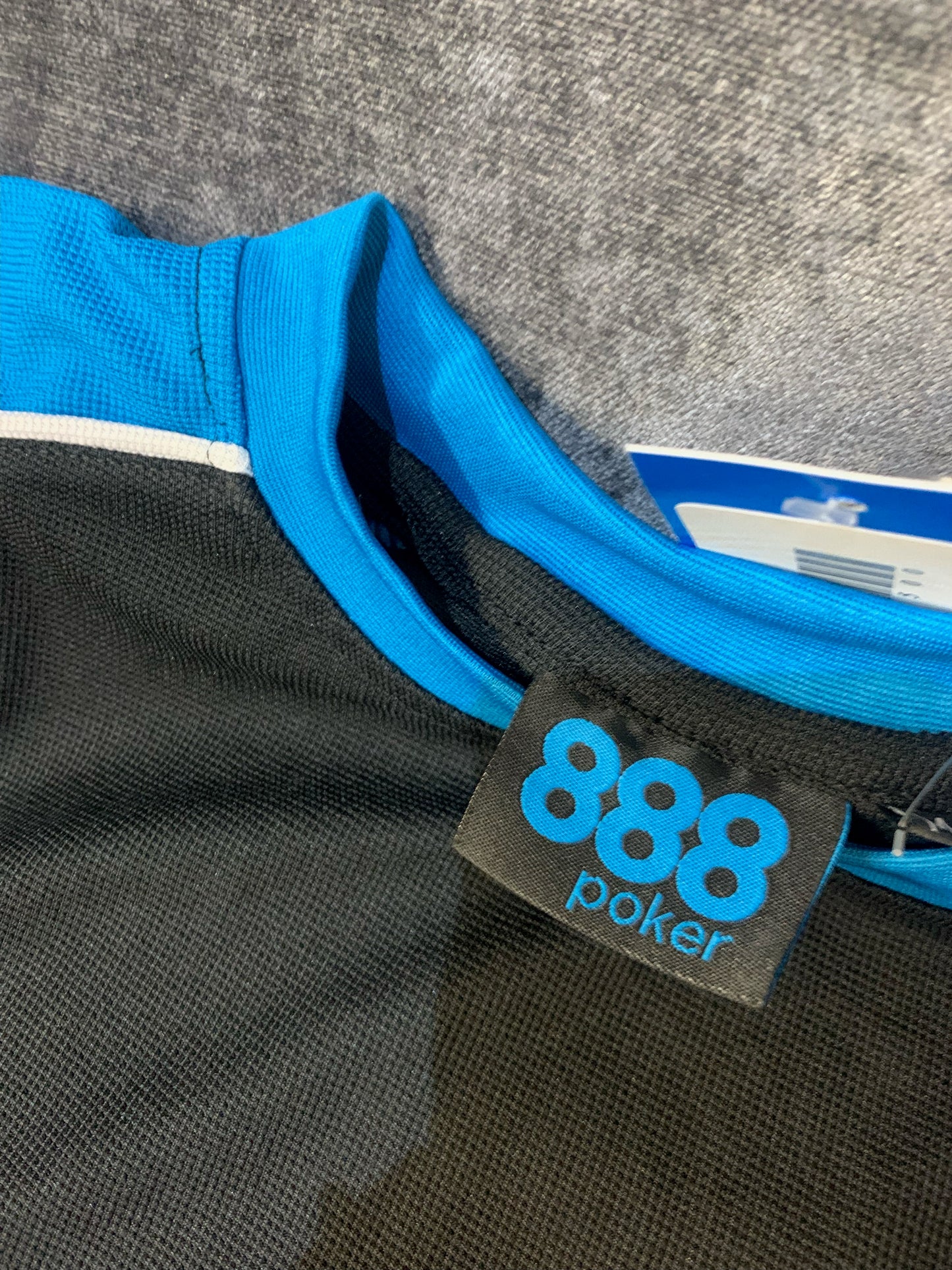 888 Poker t-shirt Size medium Black and Blue (S68) (M)