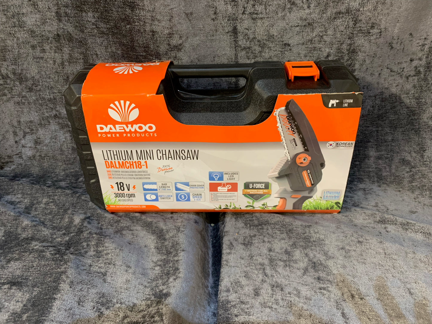 Daewoo U-FORCE Series 18V Cordless Electric Handheld Mini Chainsaw NO BATTERYS (S329)