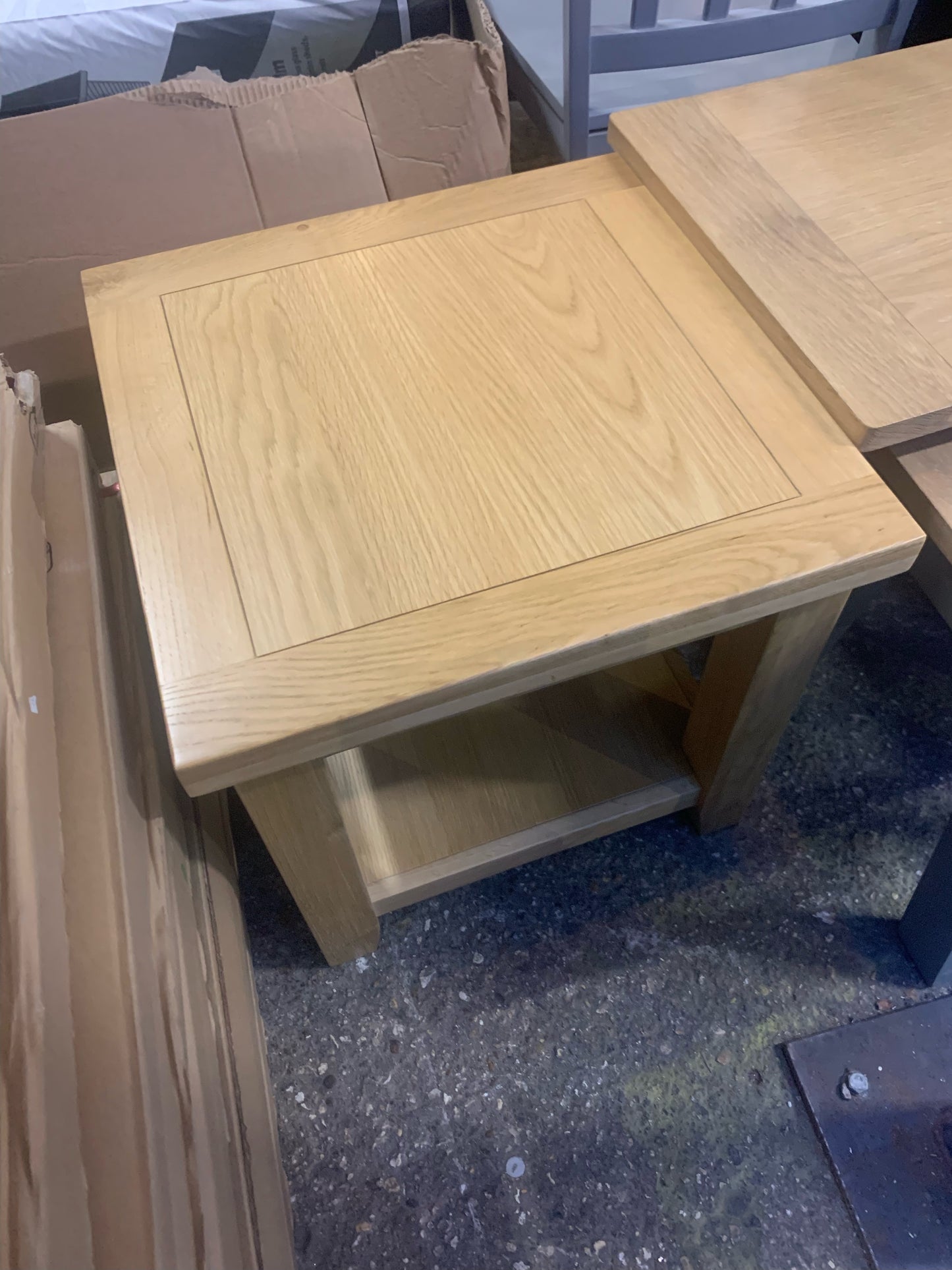 Oak Lamp Table (R248)