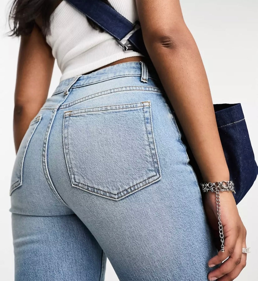 70's flared jeans in light blue W26 L32 (S60) (M)