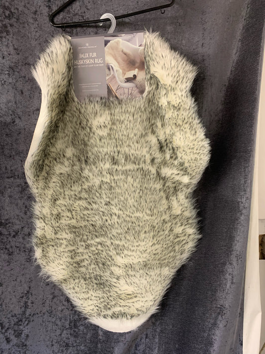 Faux Fur Huskyskin Rug (B27)