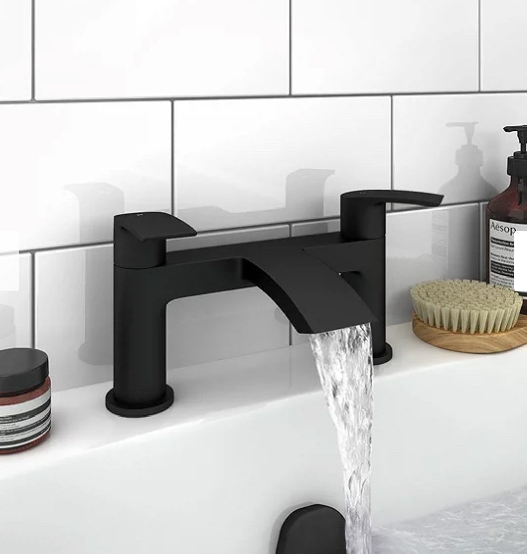 Nexus Matt Black Modern Bath Filler - Slight Damage - (R83)