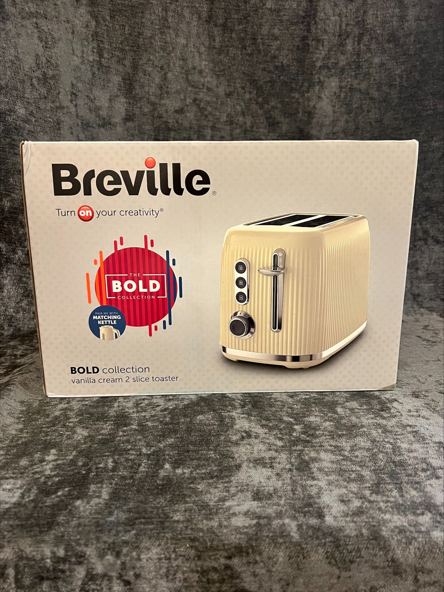 Breville Bold Collection Vanilla Cream 2 Slice Toaster (J)